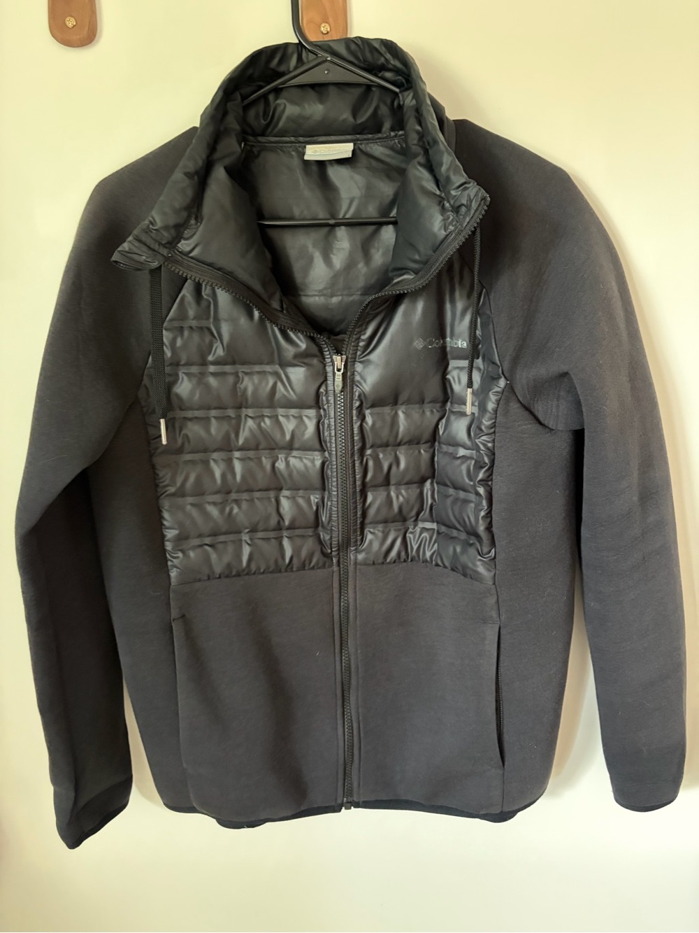 Columbia Black Hybrid mid season Jacket activewear